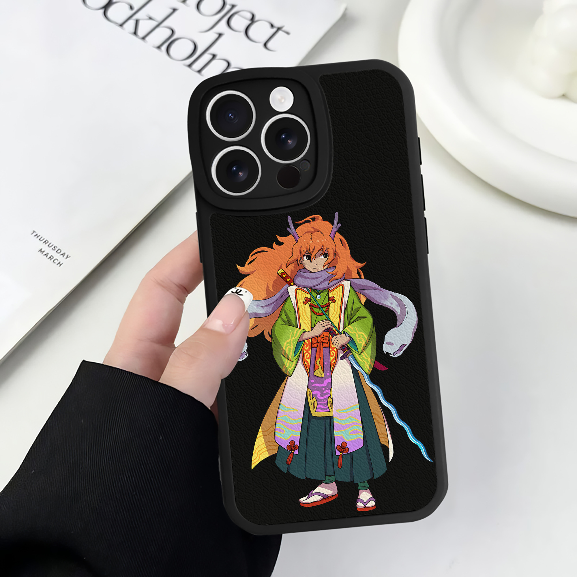（画像用） 妖怪ウォッチ Yo-kai Watch 【iPhone 16シリーズ対応】シリコンスマホケース（レザー調） 材質：シリコン